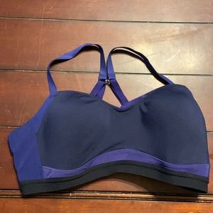 Brooks sports bra medium